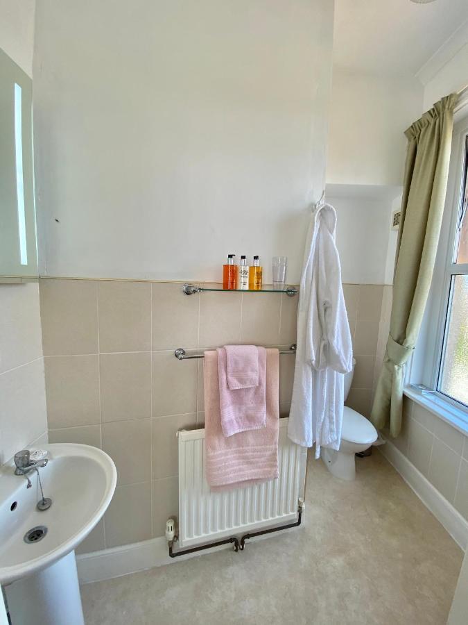 St. Georges House 4*
